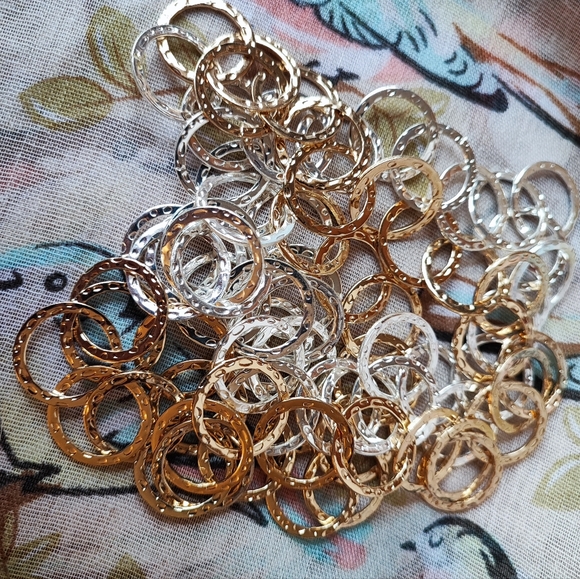 Extra Long Unsigned Gold and Silver Tone Textured Hammer Open Circle Necklace - Picture 5 of 6